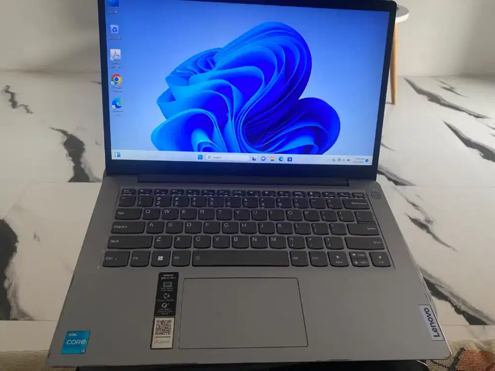 Lenovo ideapad slim 3 
core i3 gen 11
ram 8 gb
ssd 256 gb