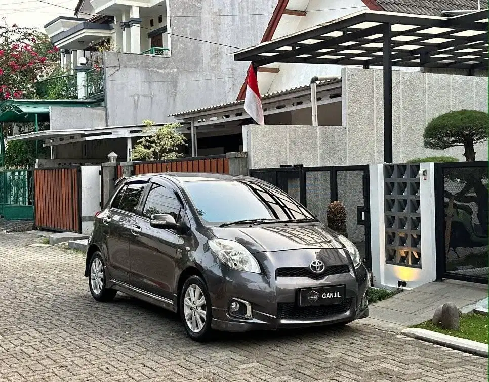Toyota Yaris 2012 E AT Matic Model 2013 non Trd