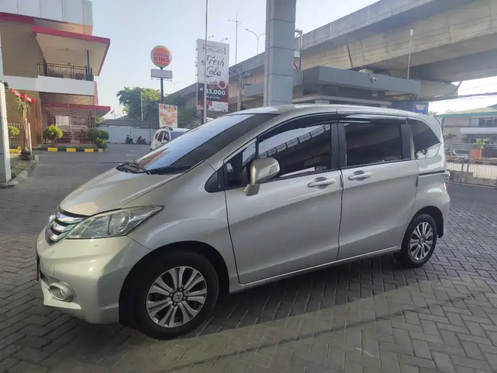 Honda Freed AT Nik 2015