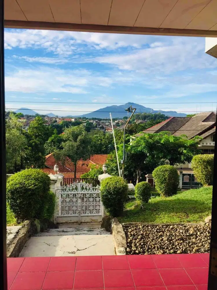 DIJUAL RUMAH TANAH LUAS  VIEW GUNUNGJALAN SLAMET GAJAHMUNGKUR SEMARANG