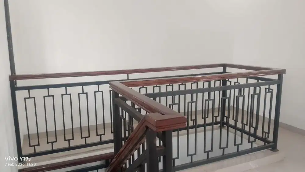 Rillingtangga minimalis kombinasi kayu