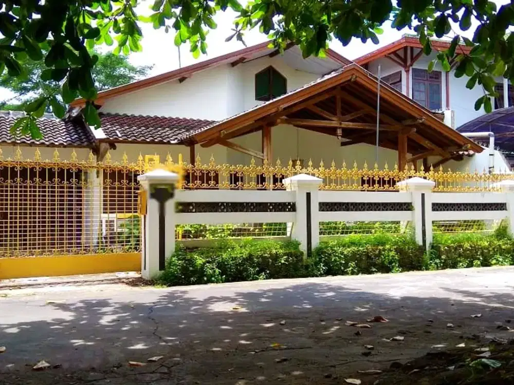 Rumah Tanah Luas Strategis Dekat UGM, Caturtunggal