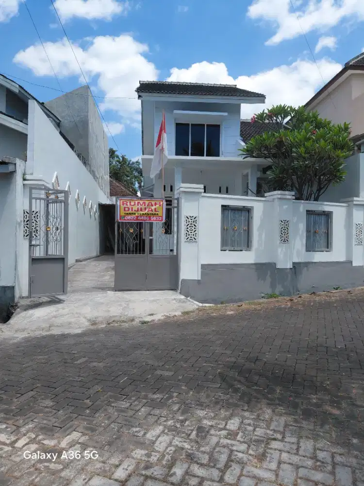 Di Jual Rumah Tengah Kota Dekat lippo Mall, alon alon
