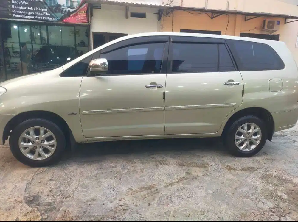 Toyota Kijang Innova 2008 Bensin