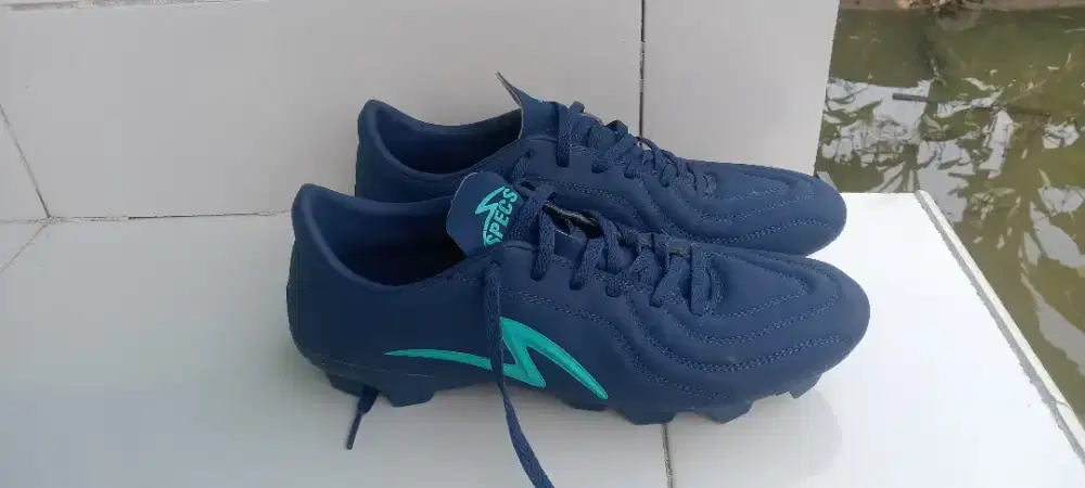 Jual sepatu bola SPECS UK no 41