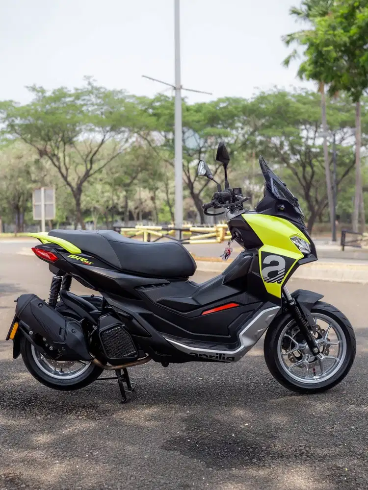Aprilia SR GT 200 Nik 2022 Warna Kuning KM 4000an