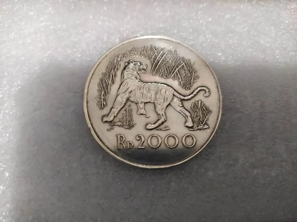Uang Koin Perak 2000 Rupiah tahun 1974 Koleksi Coin Silver Antik Macan
