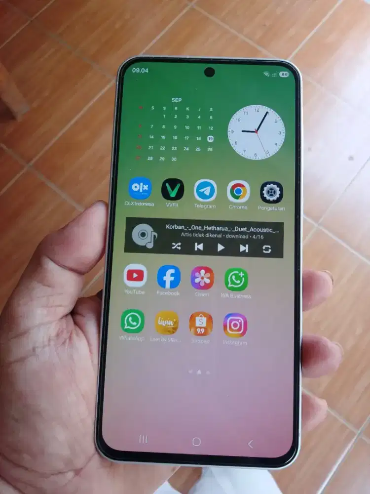 Samsung A56 5G white
