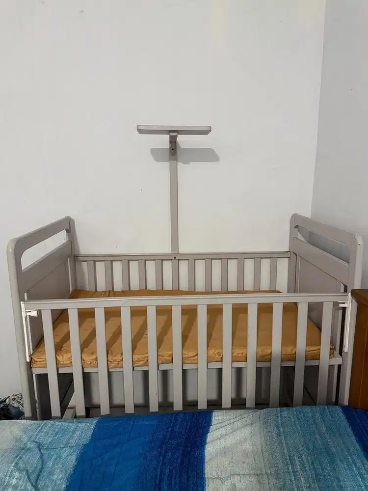 Box bayi / tempat tidur bayi