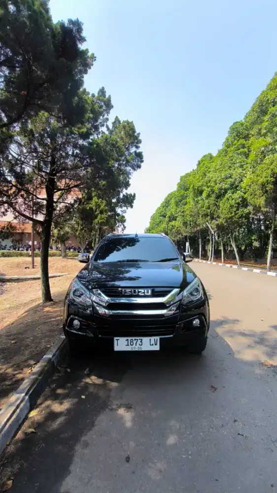ISUZU MU-X RA (4X2) A/T 2019 Low KM