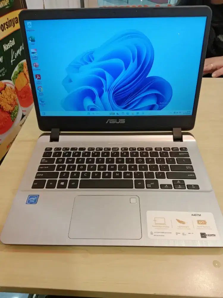 LAPTOP SSD LANCAR SLIM NORMAL SEMUA WINDOWS 10
