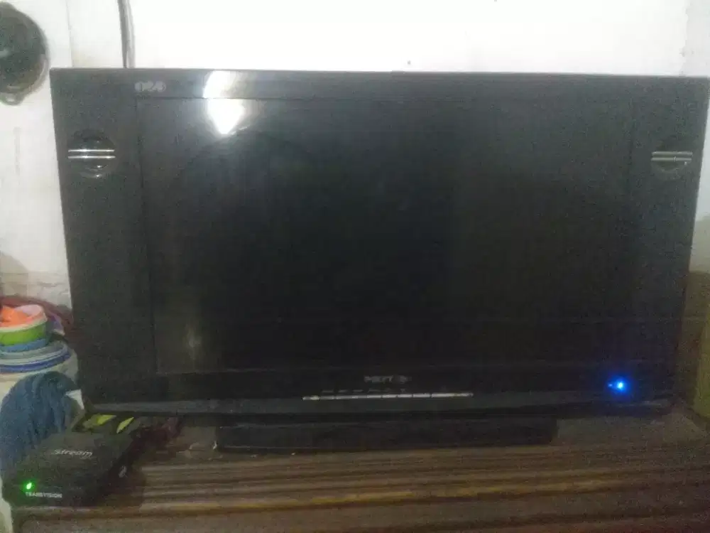 Tv semi LCD polytron 24+STB android transvision
