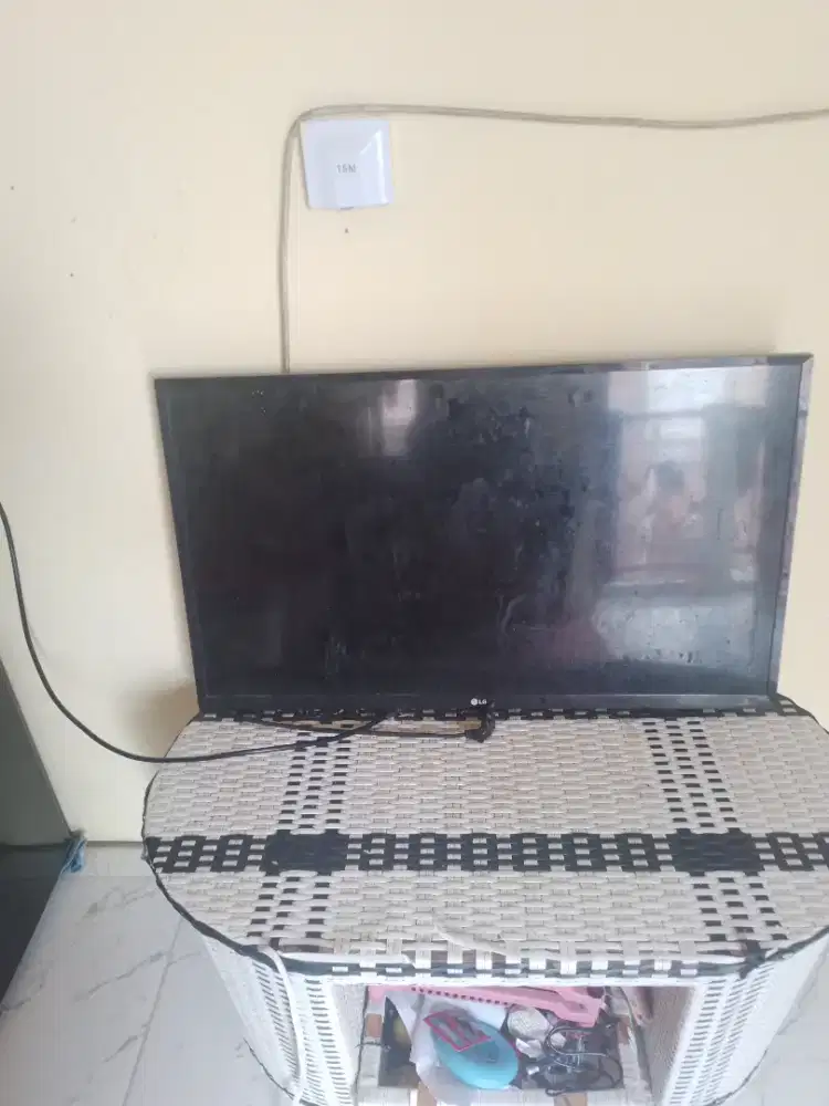 Tv digital merk LG 32 inct normal