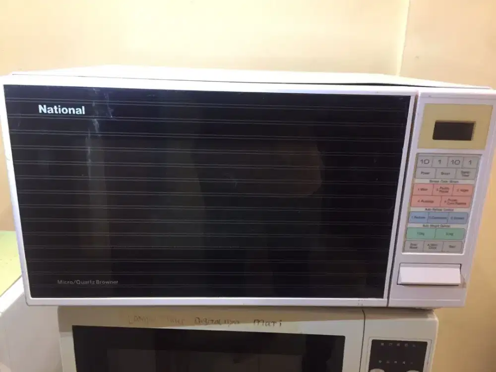 Microwave Oven National NN-6599
Kapasitas : 31 Liter