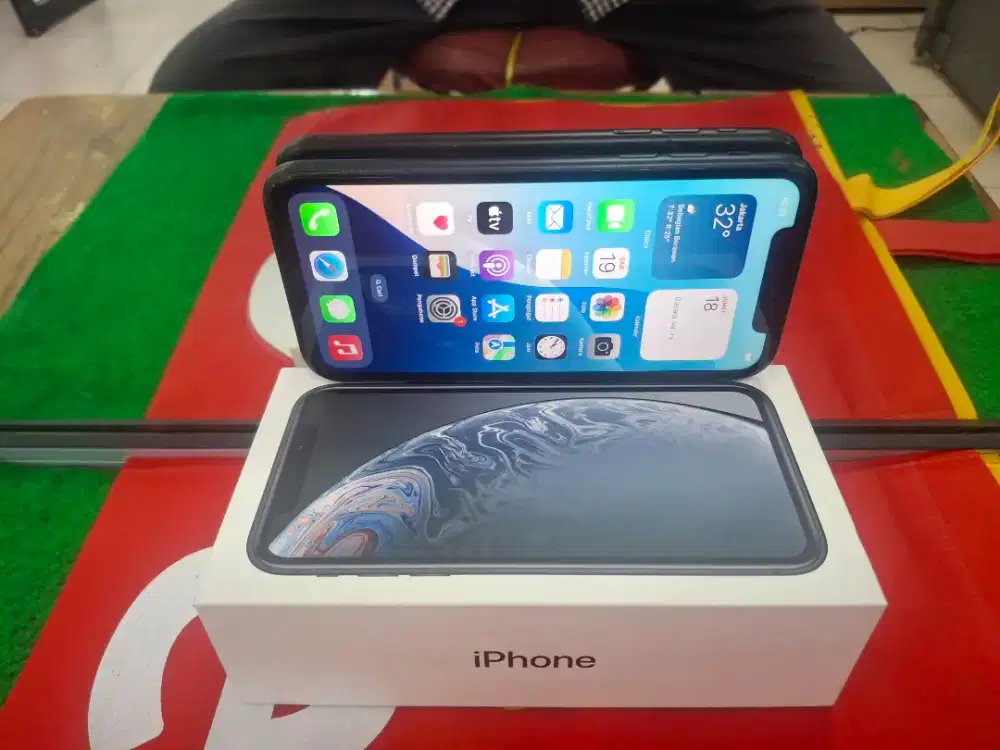 Iphone XR 128 ex Ibox lengkap semua normal
