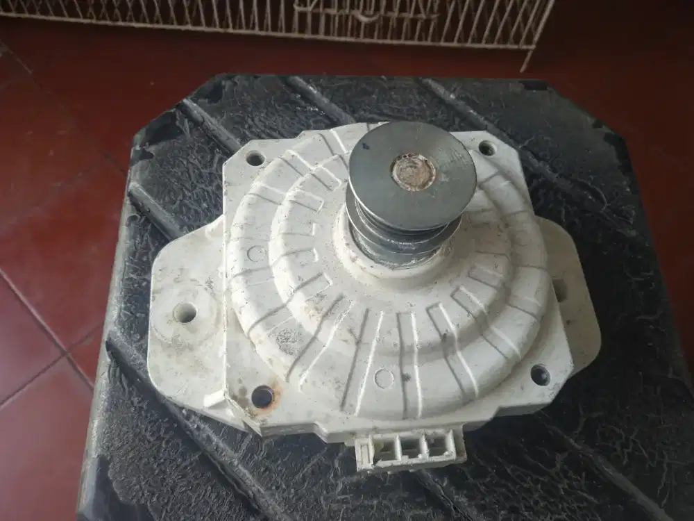 Dinamo inverter mesin cuci merk LG kondisi normal siap pakai