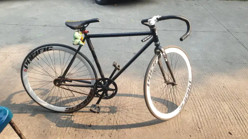 Sepeda fixie pacific