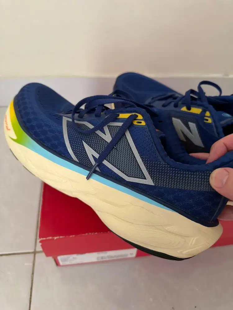 Sepatu New Balance Running Men Fresh Foam x 108o V14 ORI