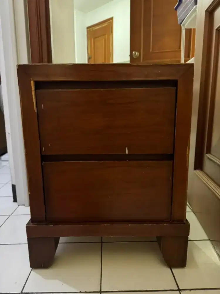 JUAL MURAH Nakas / Meja Tempat Tidur Berbahan Kayu