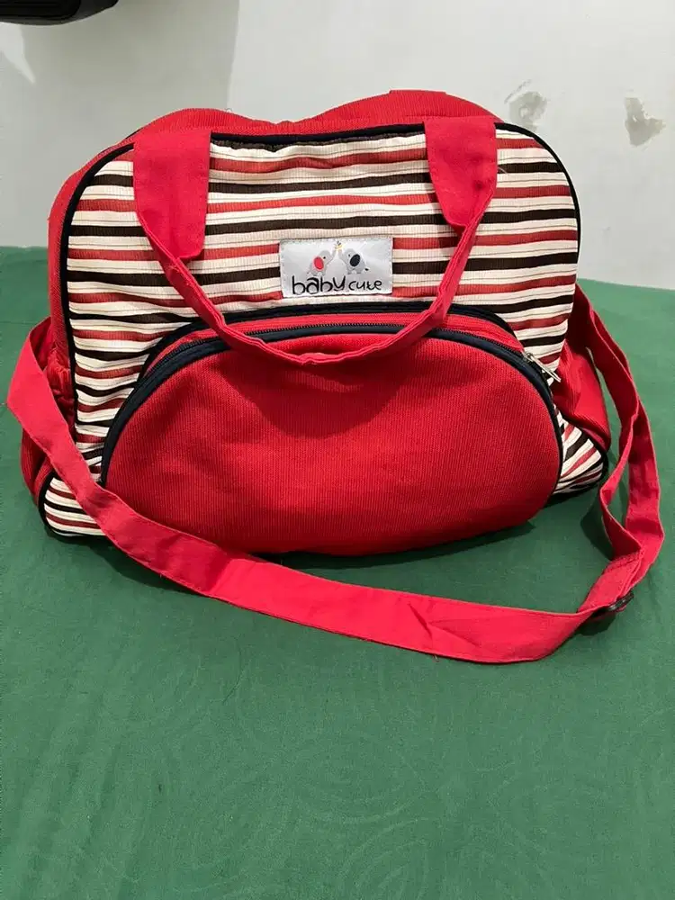 Tas bayi muat banyak