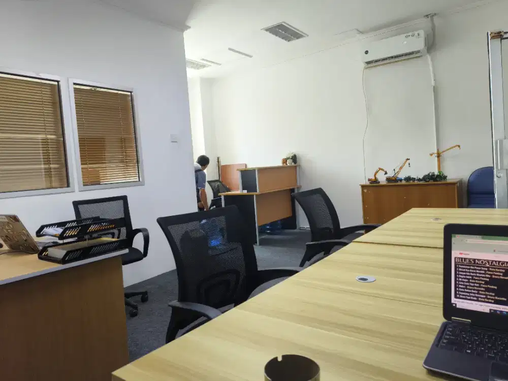 Office girls Staf umum operasional kantor.