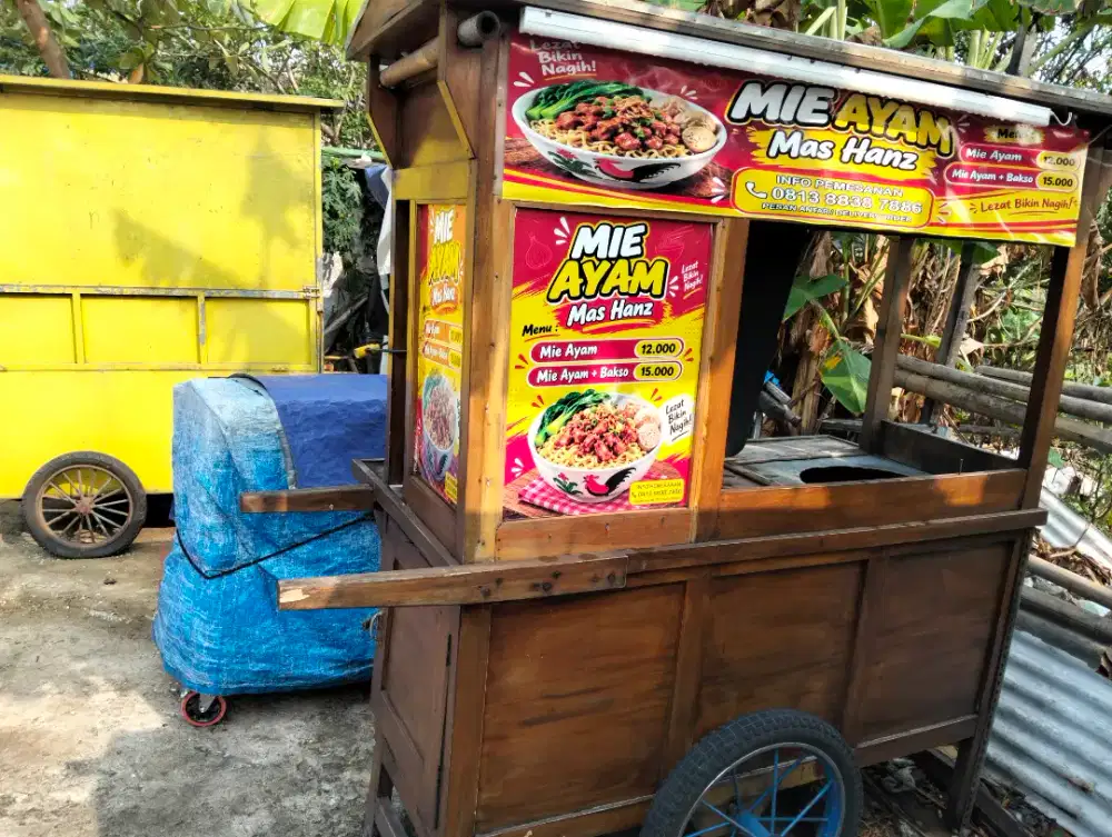 Gerobak mie ayam komplit