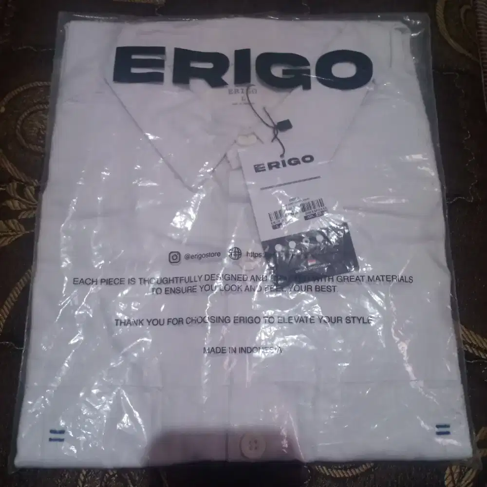 Kemeja putih polos lengan panjang size L