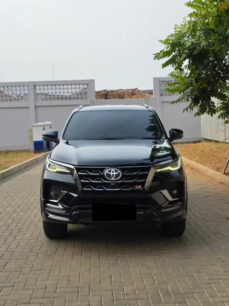 Toyota Fortuner 2.4 VRZ GR Sport A/T 2021