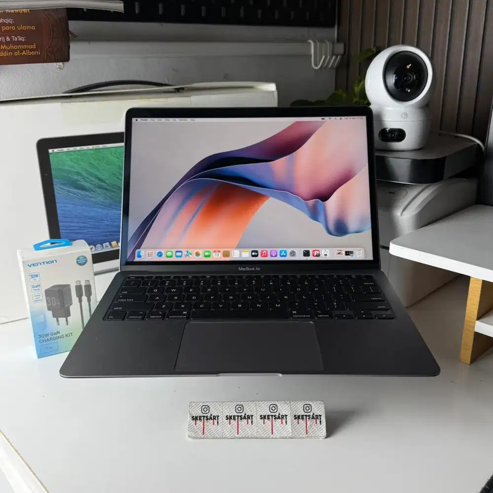 MacBook Air 2020 Core i3 Battery Health 94%
