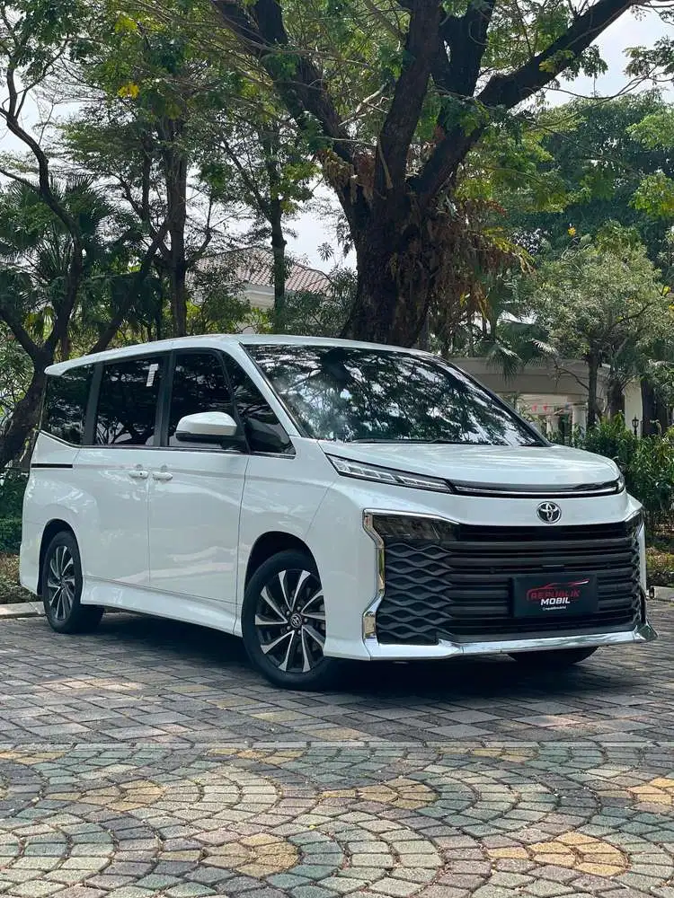 Toyota Voxy 2.0 CVT 2022