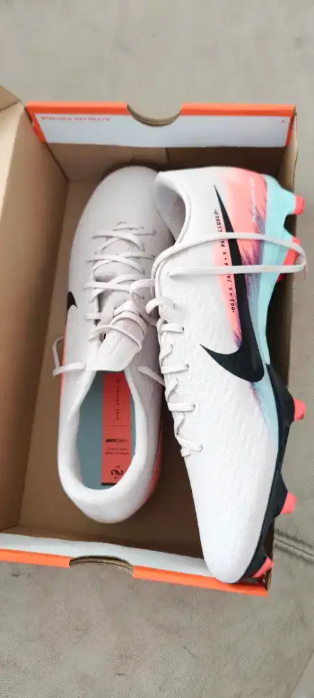 Sepatu bola nike original
