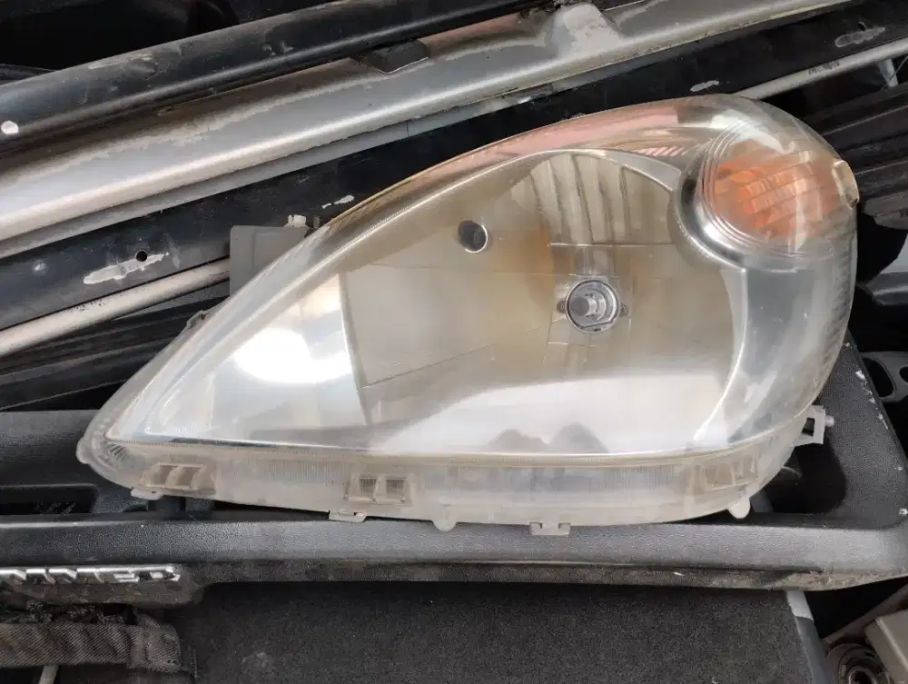 Lampu avanza 2011