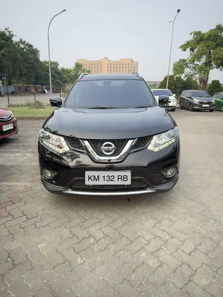Nissan Xtrail 2016 T32 AT Matic CVT Hitam