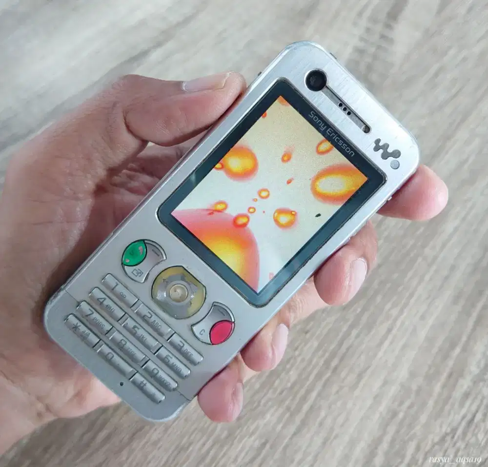 Sony Ericsson w890i all operator