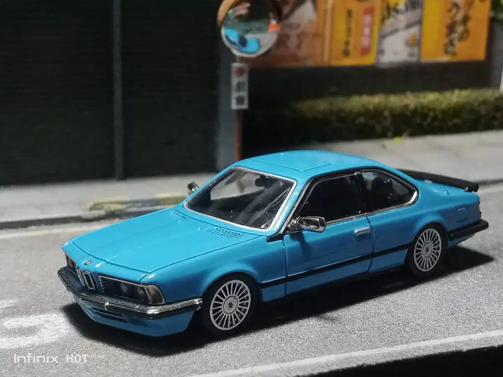 BMW SHARK BLUE 635 CSI