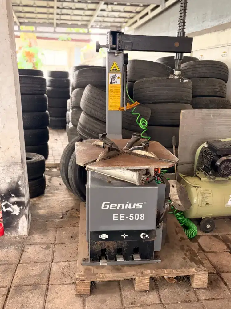 Mesin Bongkar Pasang Ban Mobil Tire Changer Kompressor Dongkrak