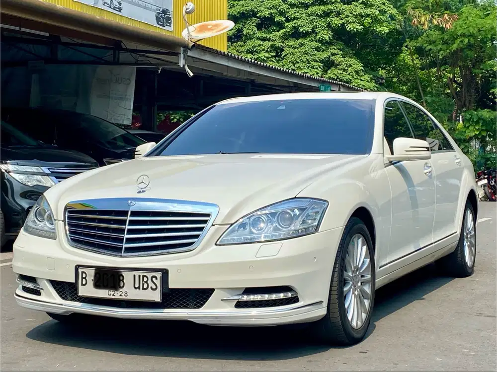 MERCY S300 L AT 2012 PUTIH