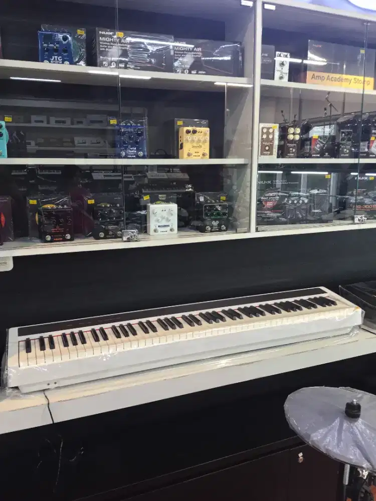 Alat Musik Piano Baru Hawila