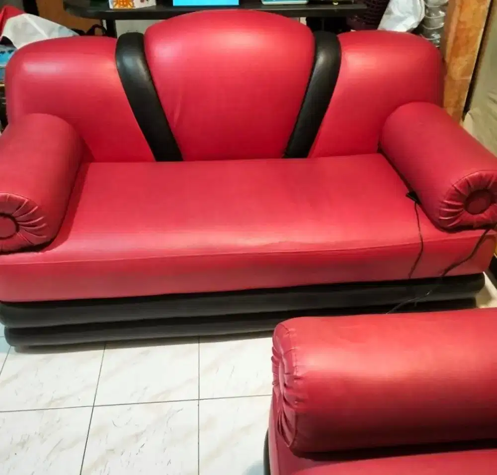 Sofa tamu merah bagus