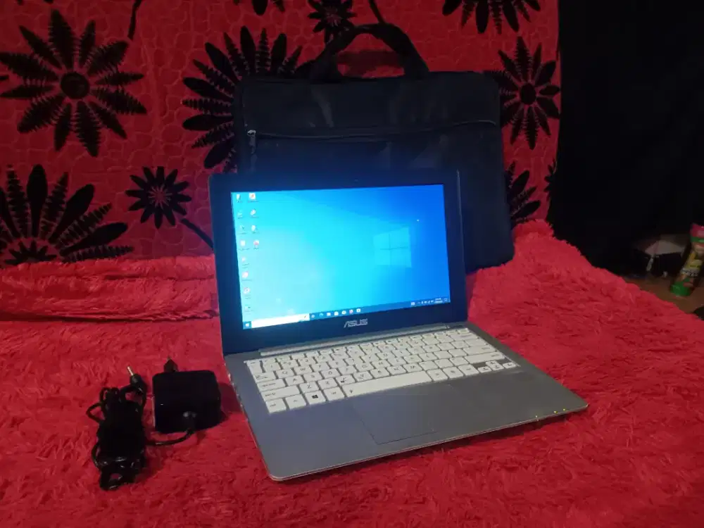 Laptop asus x201e slim 11,6 inch putih