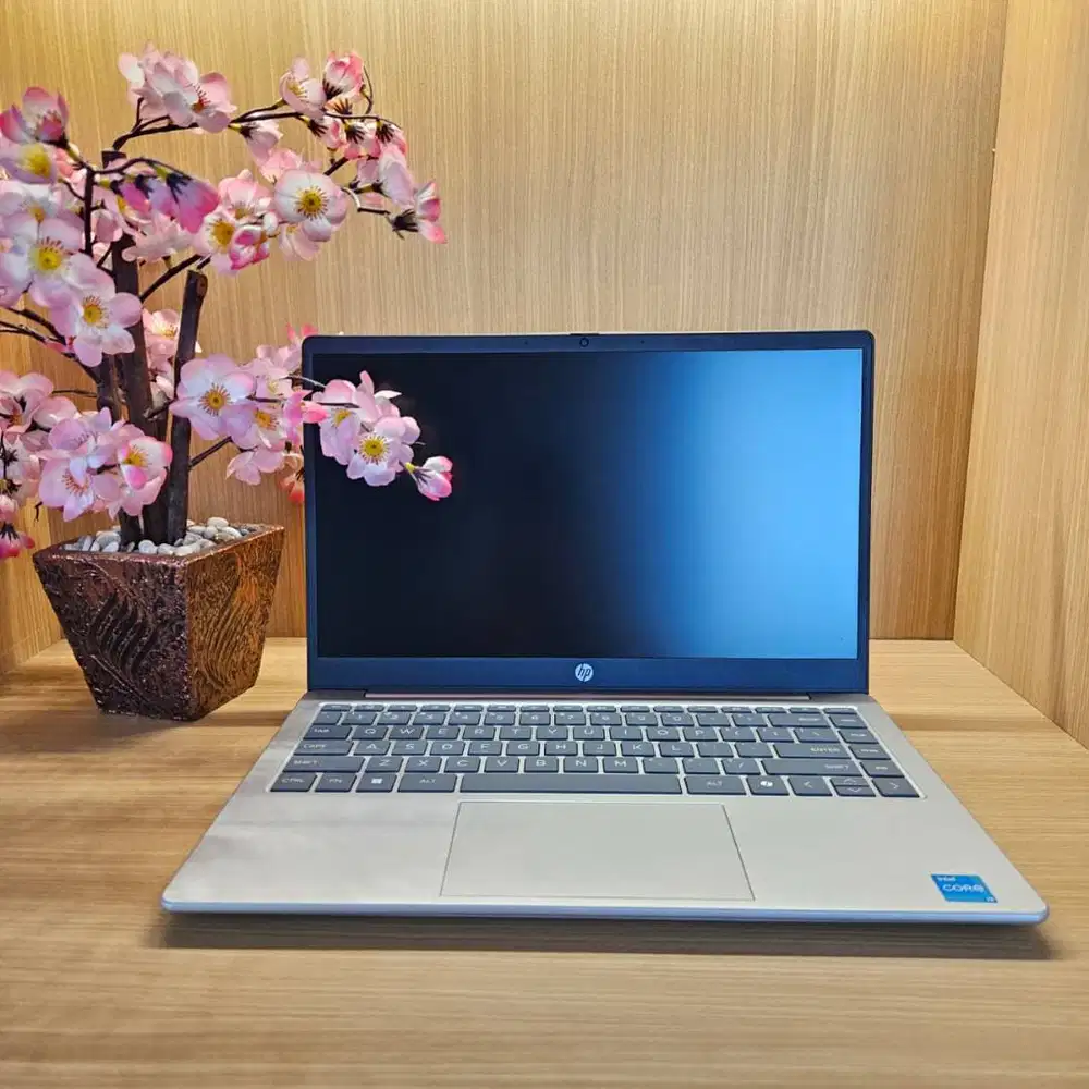 Laptop HP 14 EP0321TU Intel Core i3 1315U 4GB SSD 512GB