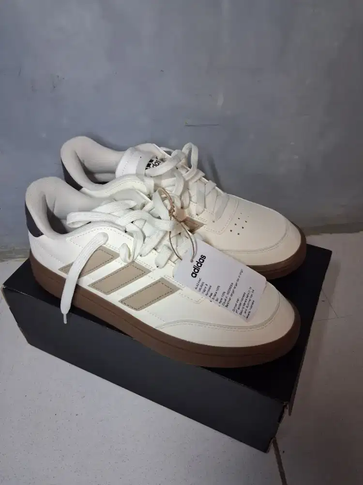 Addidas courtblock Baru bukan bekas