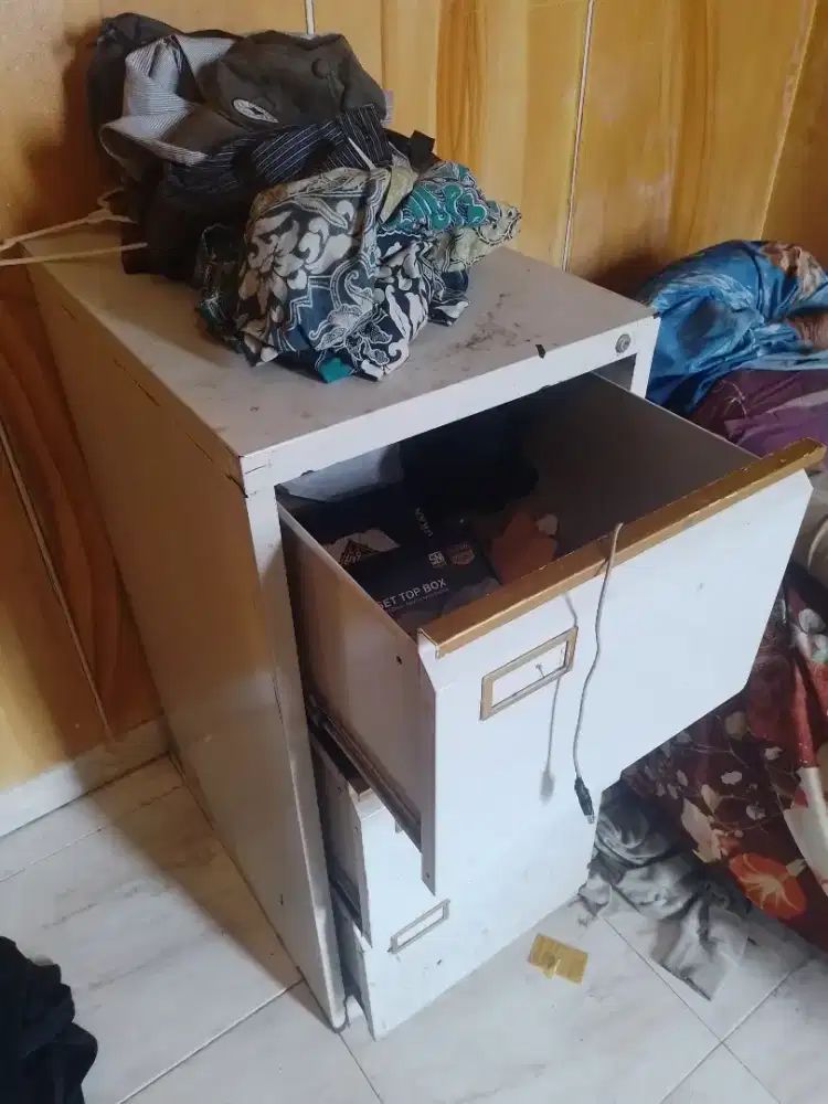 Berangkas lemari besi