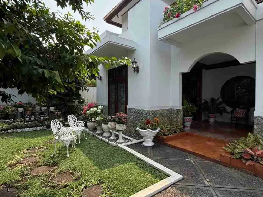 Pancoran Jakarta Selatan Beautiful House Asri Nyaman Semi Furnished