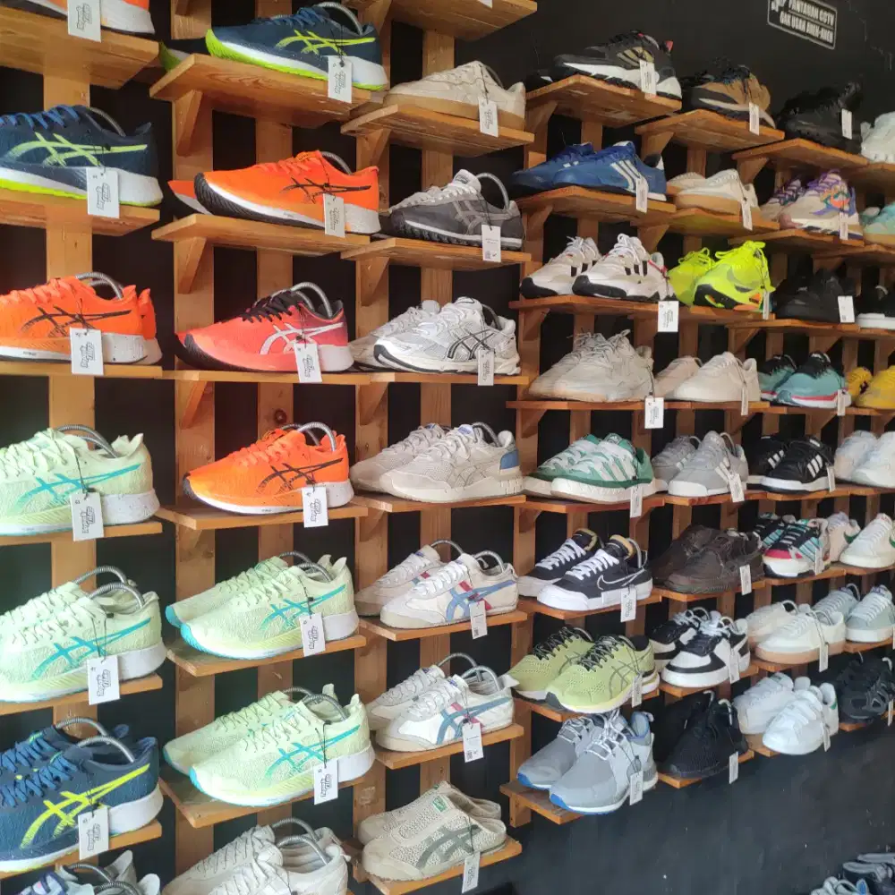 Sepatu Second Brand banyak pilihan