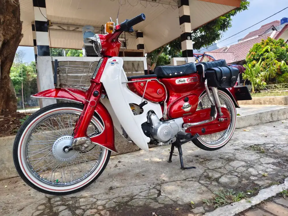 Bismillahirrahmanirrahim
Di jual
Motor honda C70
Full restorasi