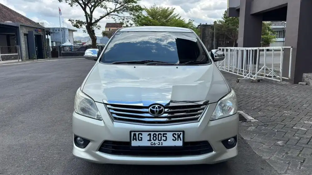 Innova Diesel Matic 2012