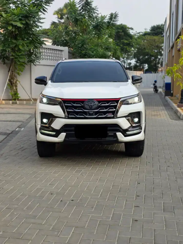 Toyota Fortuner 2.4 VRZ TRD Sportivo Lidah Merah A/T 2021