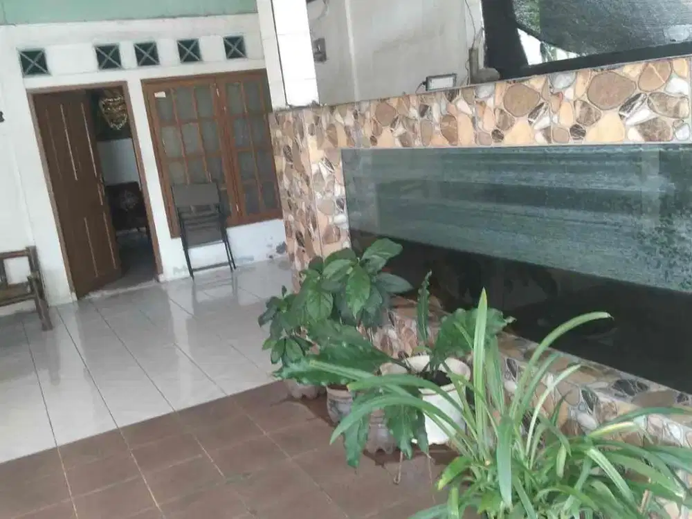 Dijual Rumah lama terawat di Depok utara 10 menit ke stasiun Depok Baru, 10 menit ke tol Beji