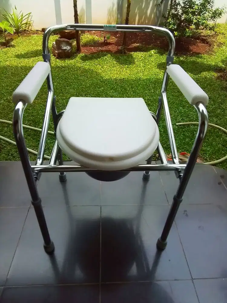 Bisa Nego - BARU - Kursi buang air - Kursi bab